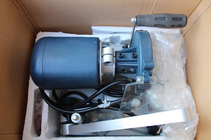 lot 6109 image: Saw Blade Sharpener - NEW IN BOX