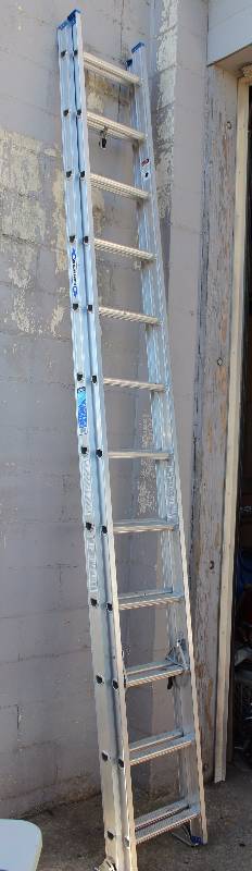 lot 6122 image: Werner 24 foot Aluminum Extension Ladder