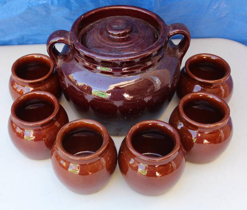 lot 6123 image: Stoneware Soup Set 8- pieces w 6 soup bowls and soup pot w lid - COOL