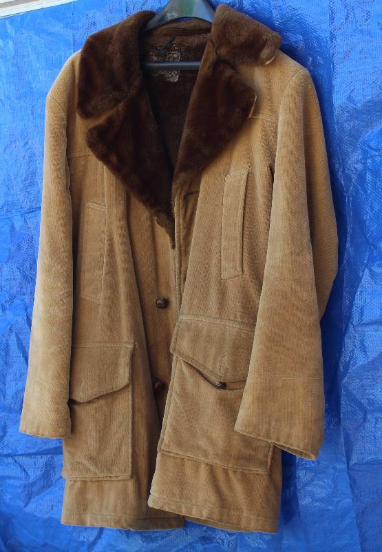 lot 6134 image: Mens Winter Coat - See Photo