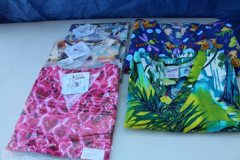 lot 6141 image: Lot of 5 SCRUBS - Scrub Tops for Medical Uniforms - 3 new in packages All size 4XL - see photos