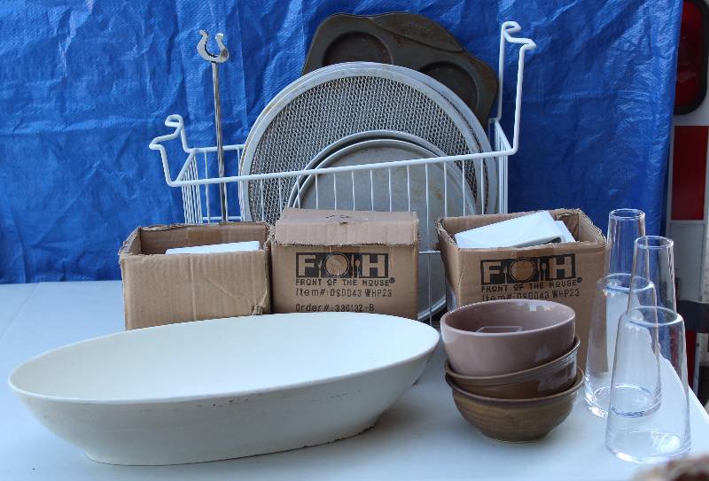 lot 6146 image: Misc. Kitchenware