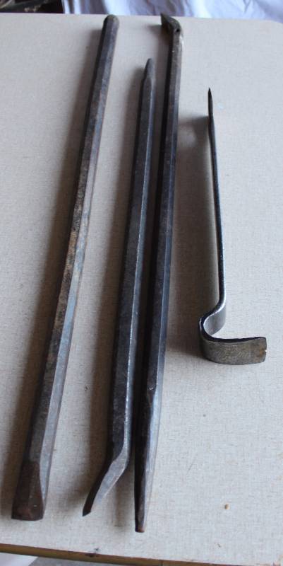 lot 6150 image: Lot of 4 Pry Bar Tools - see photos