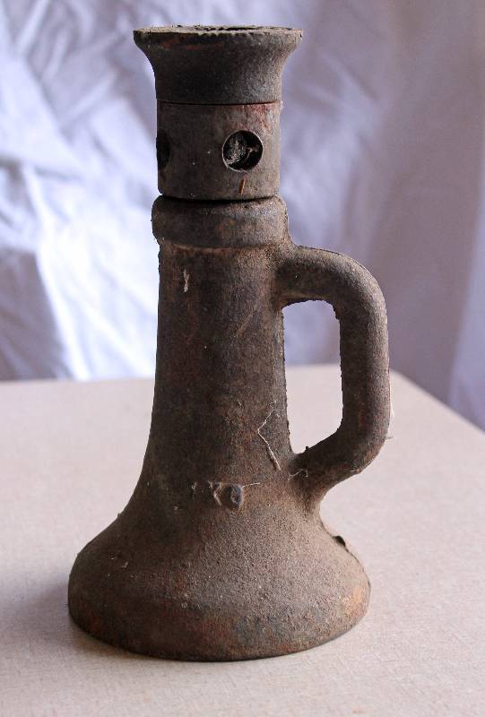 lot 6159 image: Screw Jack - cast with  1X6 - see photos for measurements