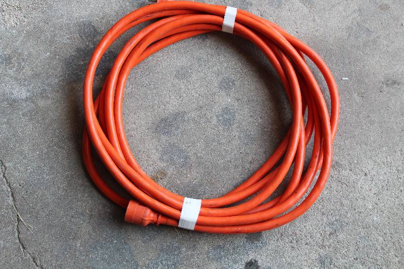 lot 6201 image: Heavy Duty Extension Cord 10-3 Cord - see Photo