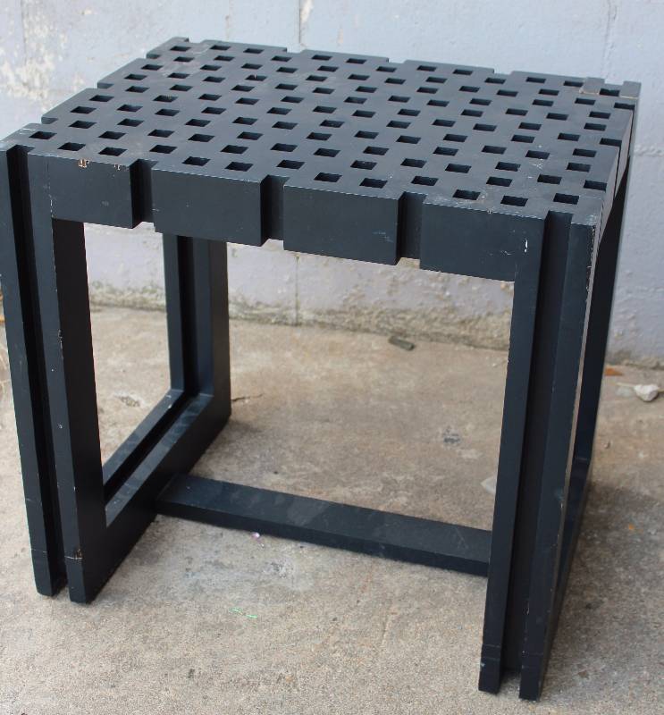 lot 6227 image: Unique End Table - see photo