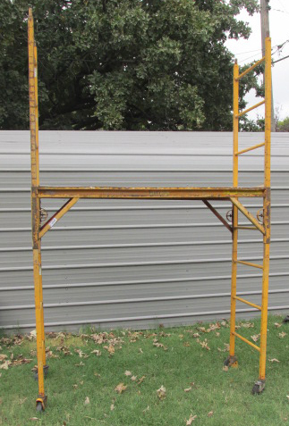 lot 4602 image: Tall Scaffolding, w platform - adjustable - on rolling casters Take a look