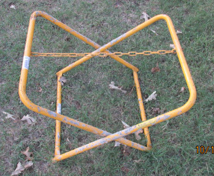 lot 4618 image: Motar Board Stand - M# WP 155 - Yellow w Chain - Folds Down for Trans-portability
