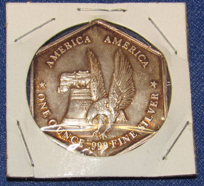 lot 4572 image: One Ounce .999 Fine Silver 31.1 Grams - The International Silver Trade Unit