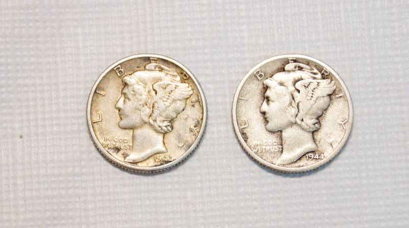 lot 4598 image: Lot of 2 Mercury Dimes - 1942 & 1944
