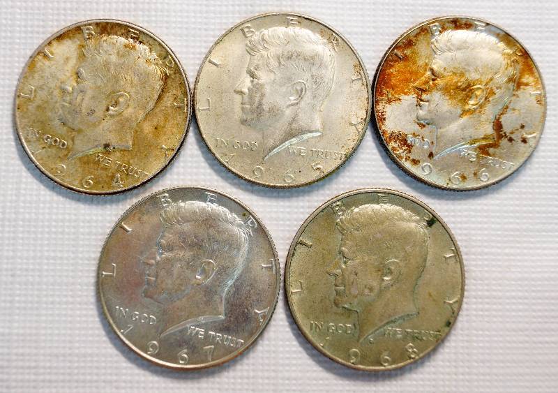 lot 4581 image: Lot of 5 Kennedy Half Dollars - Years 1964, 1965, 1966, 1967, 1968