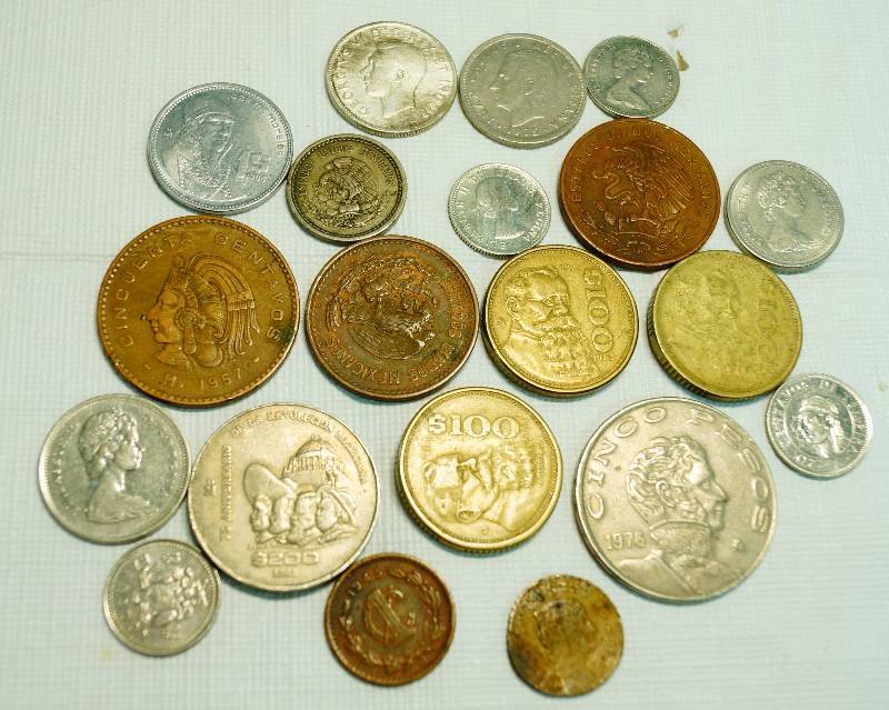 lot 4593 image: Lot of 20 Foreign Currency Coins - See Photos