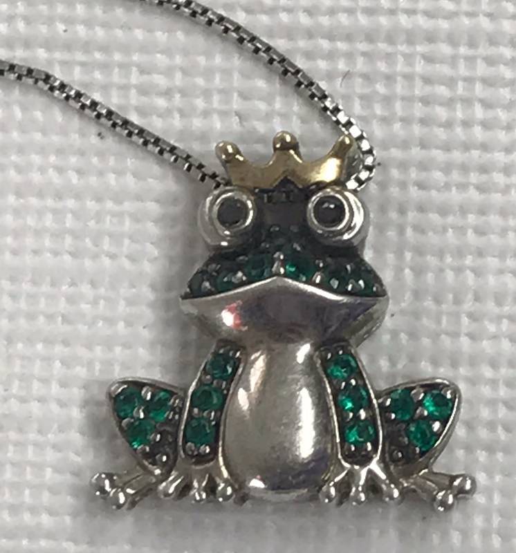 lot 4544 image: Frog Pendant and Chain Marked 925 14K
