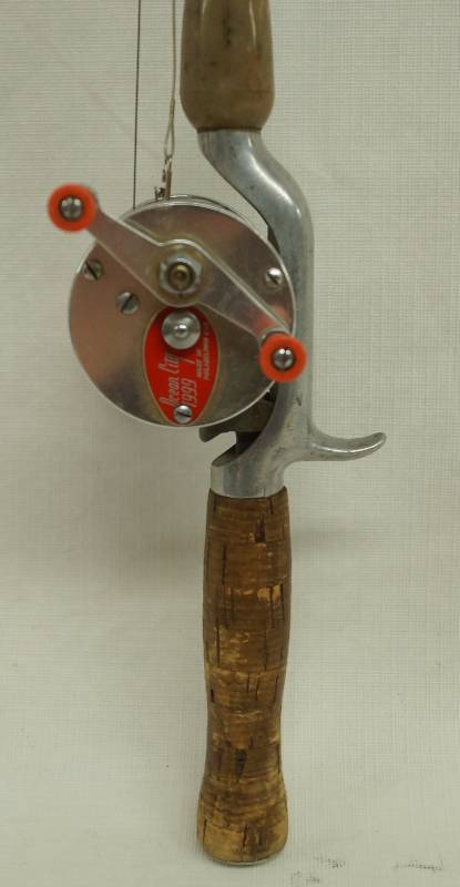 lot 1222 image: Vintage True Temper Raider Square Steel Casting Fishing Rod PLUS Vintage Ocean City 1999 reel - Nice See photos