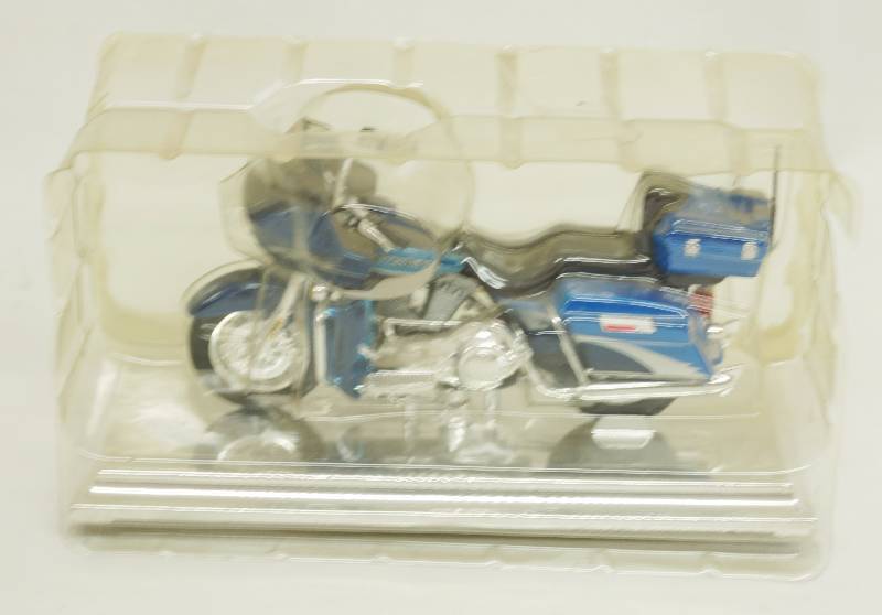 lot 1244 image: HARLEY-DAVIDSON MOTORCYCLES - FLTRSEI 2 Screamin Eagle Road Glide - Maisto 118 Die Cast Metal Replica Model - no box