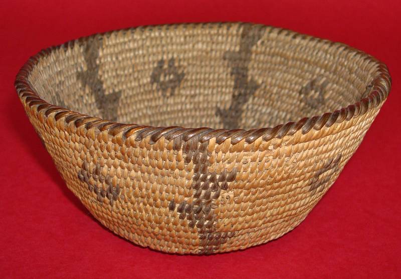lot 1099 image: Finely Woven Native Americam PIMA Indian Basket - Age Related Wear - NO Damage. NICE