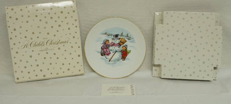 lot 4787 image: Avon A Childs Christmas Plate 1986 w original box and papers NICE Trimmed in 22K Gold