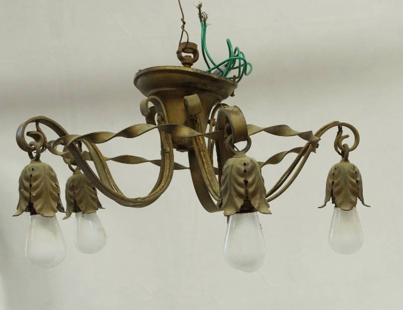 lot 1039 image: Vintage Metal Chandelier - 5 light - leaf and metal twist - shabby chic - very cool