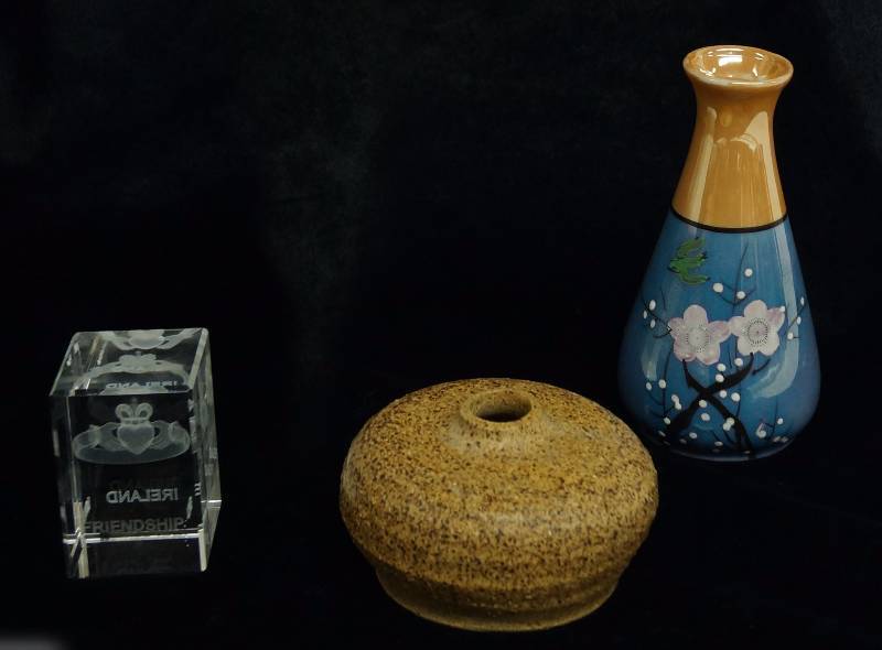 lot 1053 image: Ceramic Vase, Stoneware vase and Laser Friendship (Ireland) collectible - cool