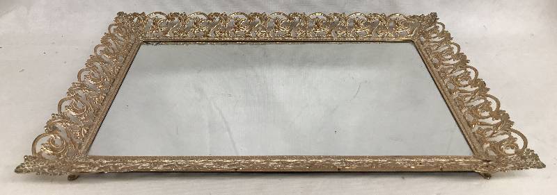 lot 2015 image: Beautiful Gilded, Framed Mirrored Cosmetic Tray - 18.5 x 13 (See photos for small break in mirror)