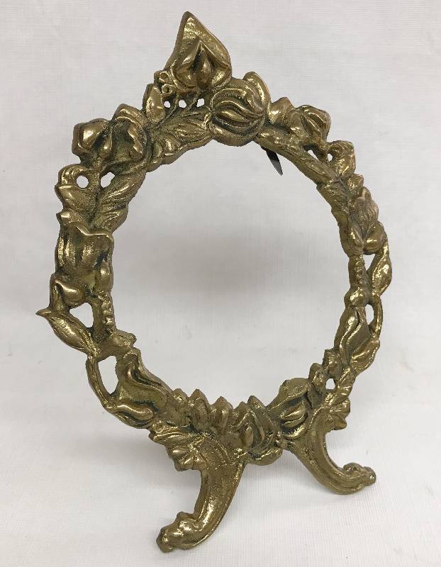 lot 1965 image: Decorative Metal, Oval Frame - Heavy Nice