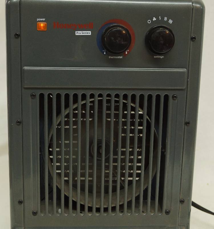 Space Heater - WORKS! Honeywell - Pro-Series - Adjustable Thermostat