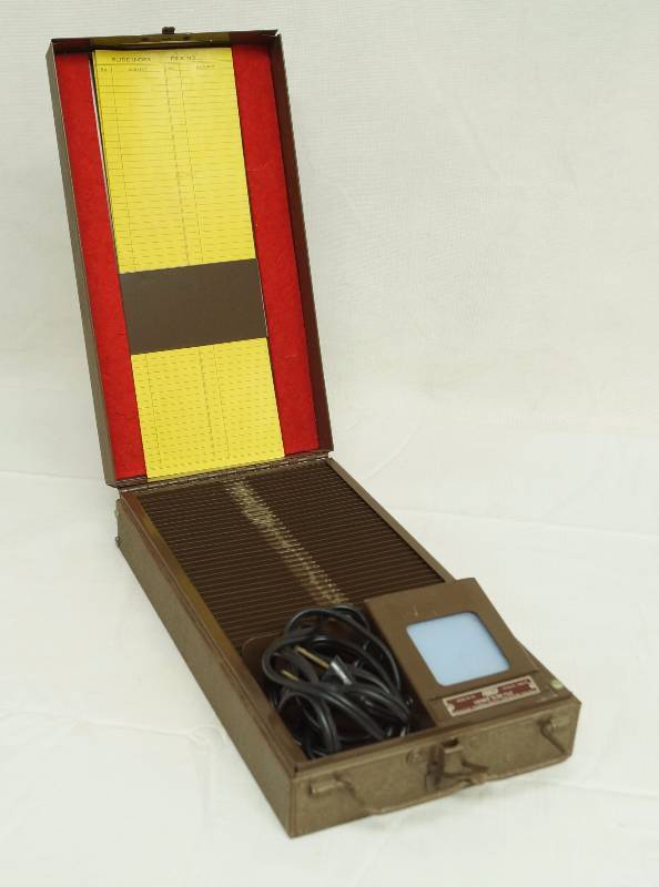 lot 6169 image: Vintage Slide Viewer File - FOCECO - M# 155 - w unused slide file papers.