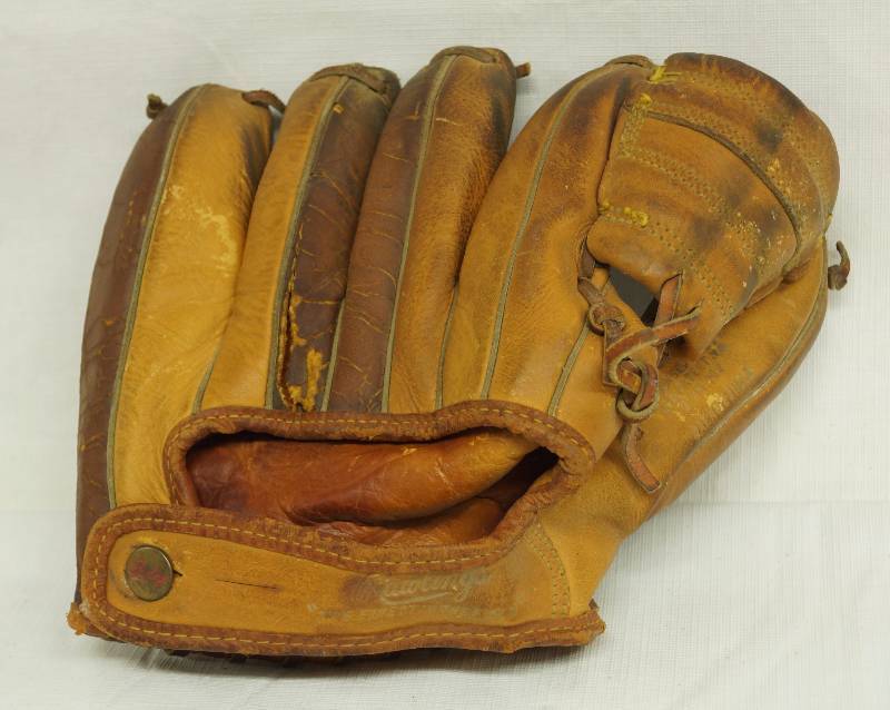 lot 6177 image: Old Rawlings Baseball Glove The Duke - Neat Find