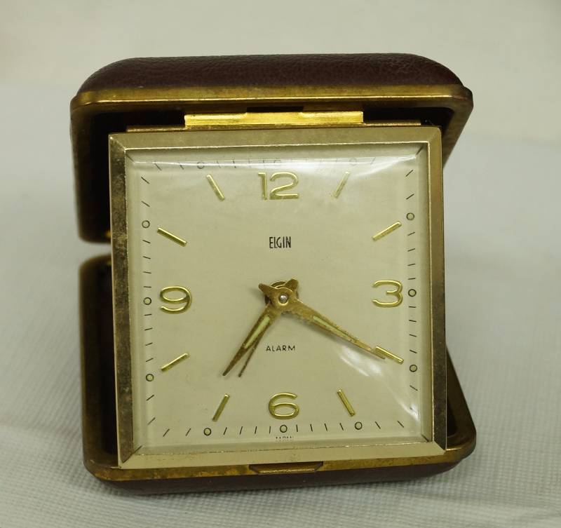 lot 6224 image: Elgin Folding Alarm Clock
