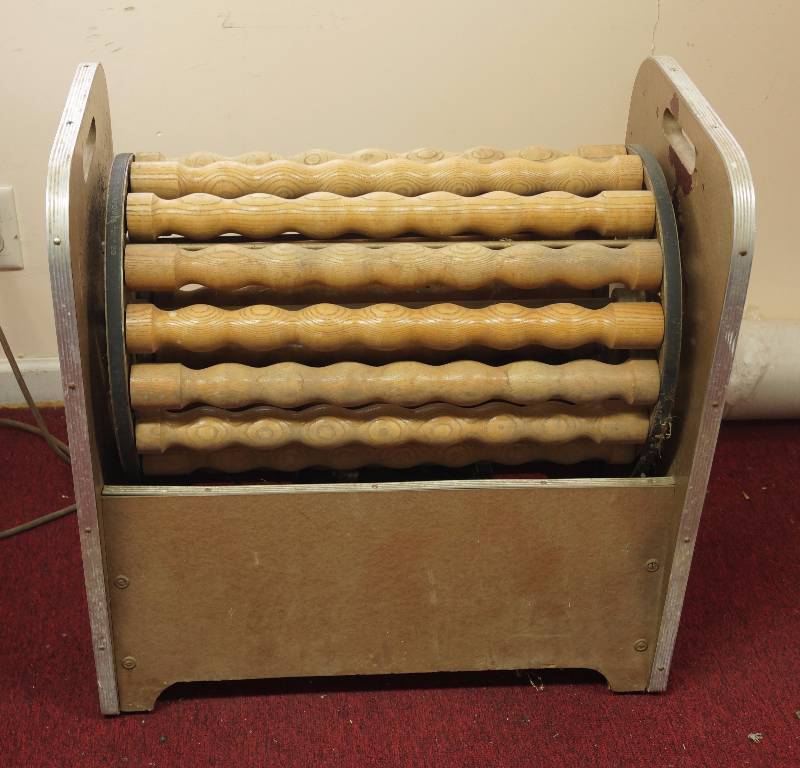 lot 6237 image: Vintage 1940s Walton Mfg. Body Massager  Fat Massager - WORKS SEE VIDEO
