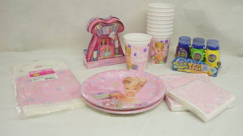 lot 6245 image: Party Supplies - Barbie - LETS Party