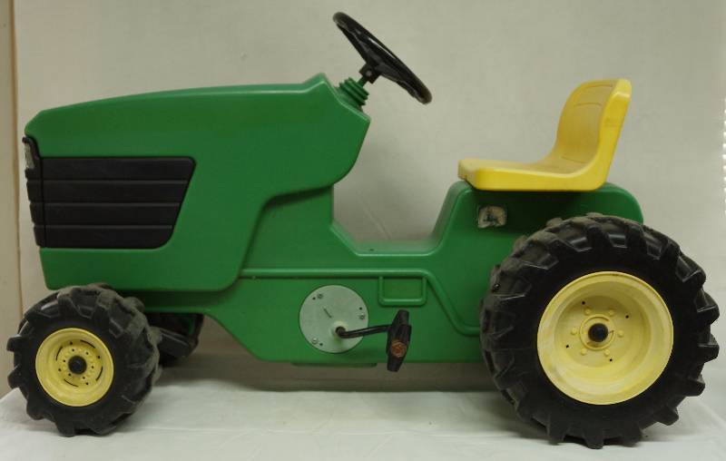 ertl ride on tractor