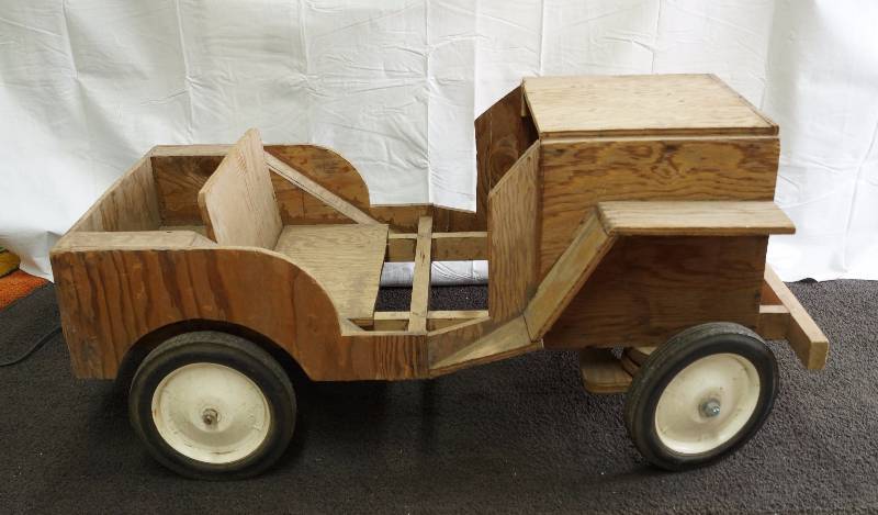 lot 6255 image: Hand Made Box Car Racer - Super Cool - Bid High