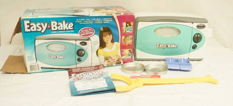 lot 6278 image: EASY BAKE OVEN & Snack Center in Box