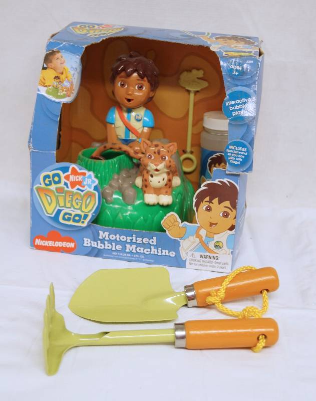 lot 6311 image: Nickelodeon Diego MOTORIZED BUBBLE MACHINE with Rake and Shovel