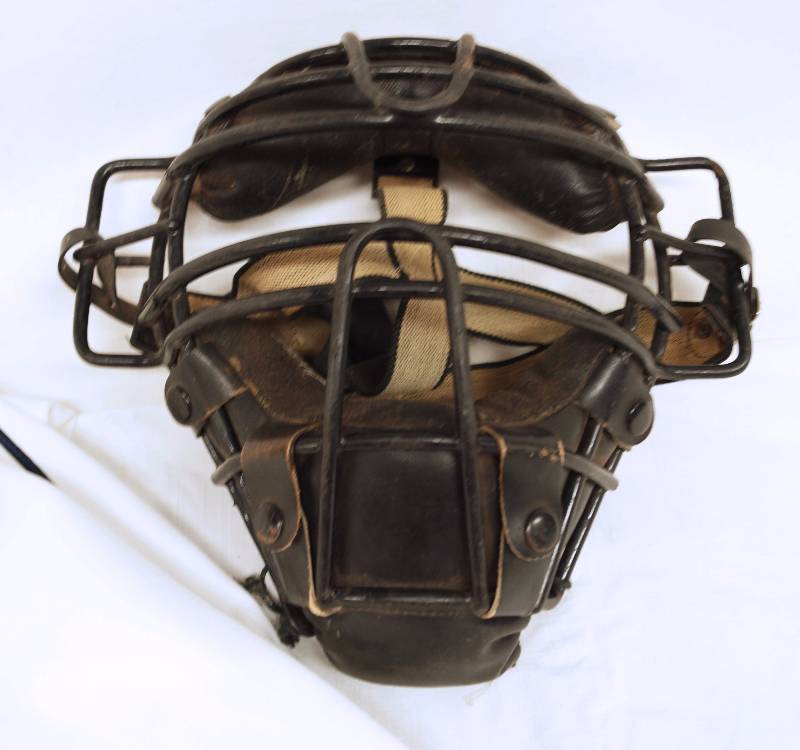 lot 6337 image: Old Collectible ALL-STAR Catchers Mask (wall hanger) and Mizuno Youth M Pants