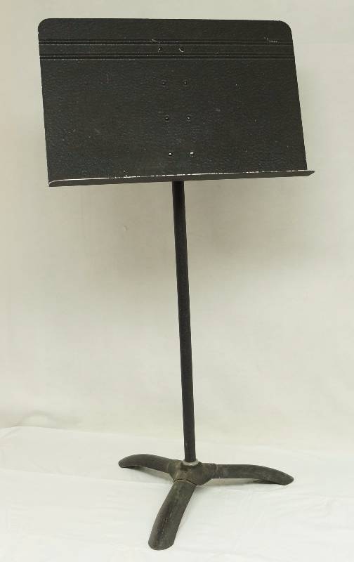 lot 6341 image: Professional Wenger School Quality MUSIC STAND
