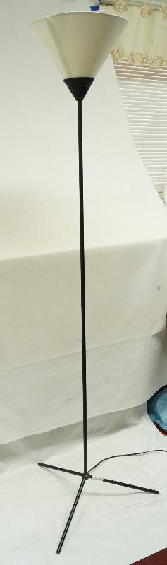 lot 6359 image: Neat Art Deco Pole Lamp
