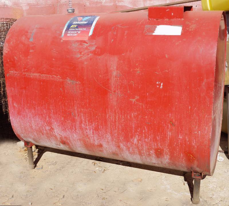 lot 1008 image: Huge Metal Holding Tank - OIL HOLDING TANK