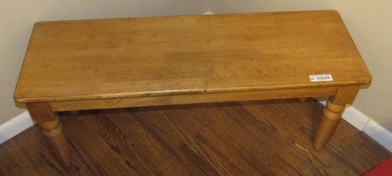 lot 4121 image: Beautiful Oak Bench - Piano Bench - Good Condition - some scuffs see photo