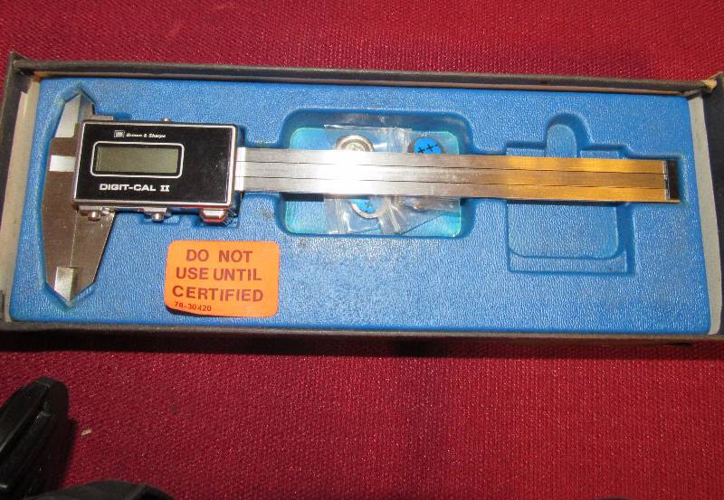 lot 4107 image: Brown and Sharp Digital - Mark II Universal Digital Caliper - Like New w manual in box