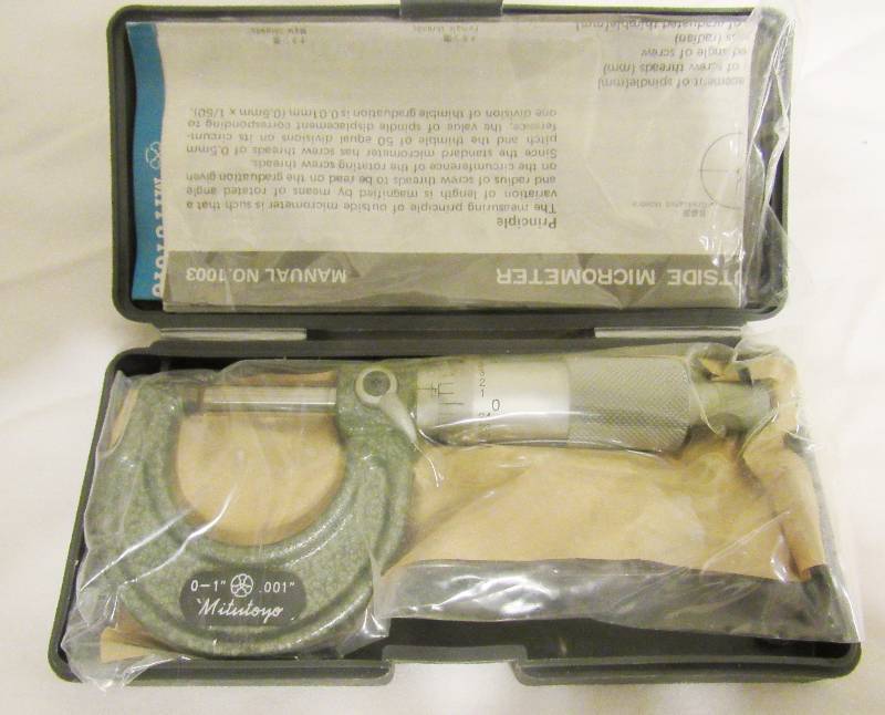lot 4088 image: Mitutoyo Micrometer Caliper #0-1 New In Plastic wcase