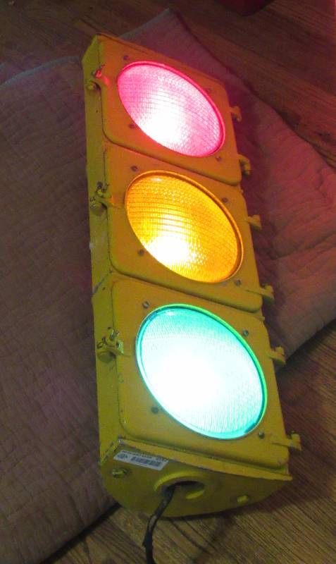 lot 4133 image: Traffic Stop Light - Works Wired to 110v cord - See Photos - cool collectible