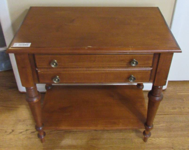 lot 4137 image: Solid Wood Side Table with two dovetail drawers and a shelf - Chatham Furniture - Great as is or re-purpose