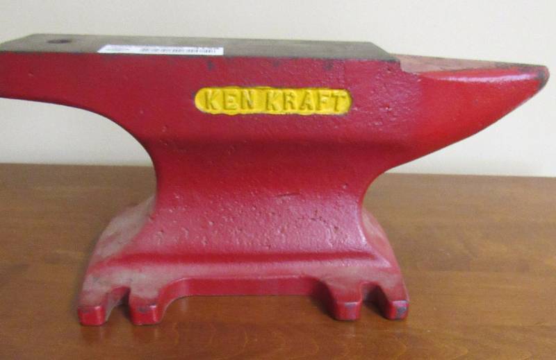 lot 4138 image: KEN CRAFT ANVIL - Weighs 35lbs WOW