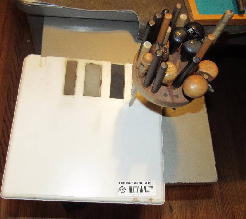 lot 4163 image: 26pc. Wood Handled Jewelers Tool Set - Holder and Platform