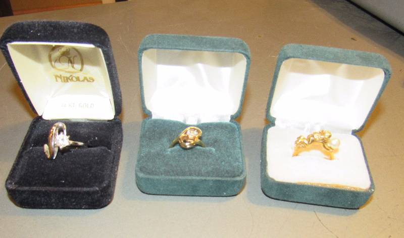 lot 4172 image: Set of 3 Misc. Ladies Rings