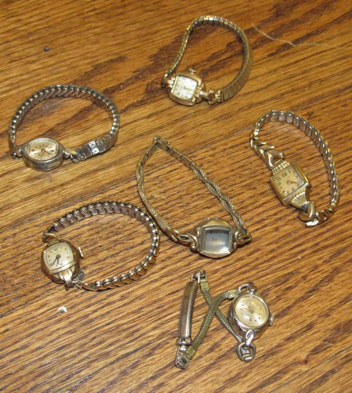 lot 4183 image: Set of 5 Ladies Watches and 1 Ladies Watch Case wBand