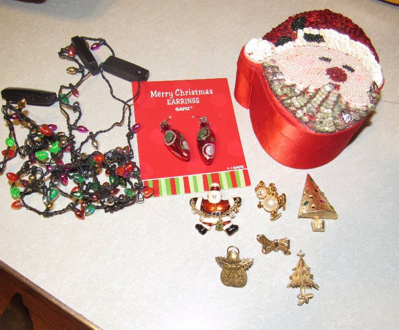 lot 4184 image: Miniature Christmas Lights - Holiday Box and Misc. Christmas Jewelry