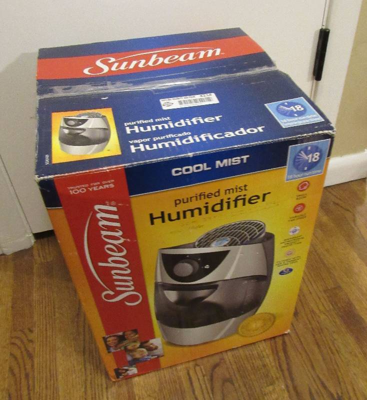 lot 4214 image: Sunbeam Cool Mist Humidifier - New in Box